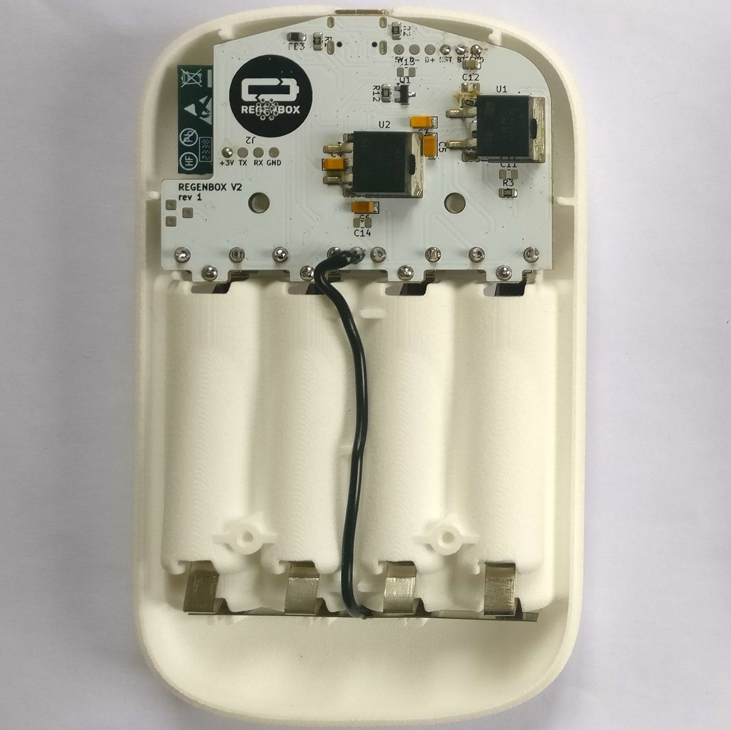 - Régénérateur de piles alcalines RegenBox 2 - Lowreka